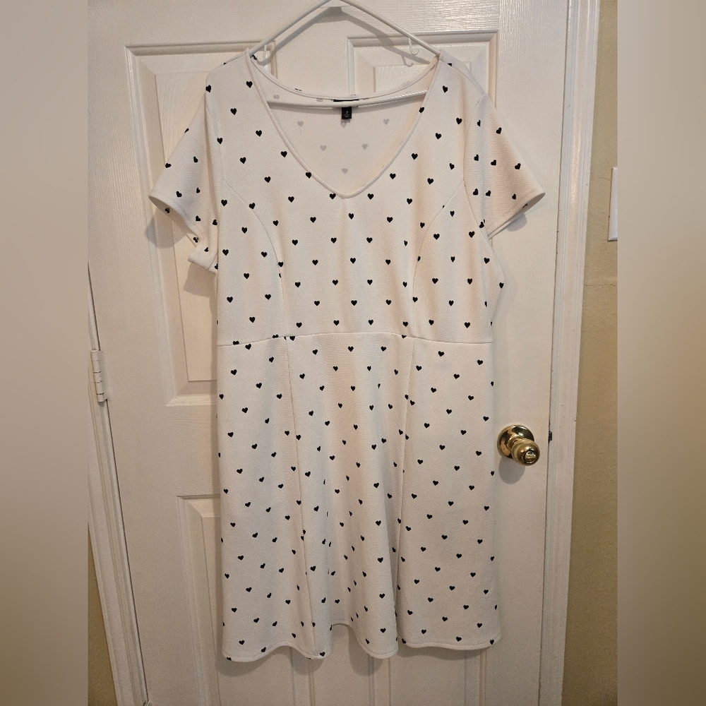 Torrid White & Black Heart Dress